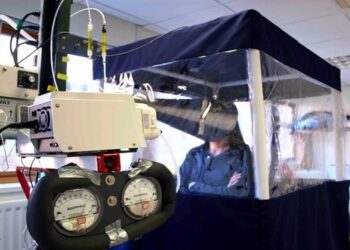 Descubren que el coronavirus está evolucionando para transportarse por el aire