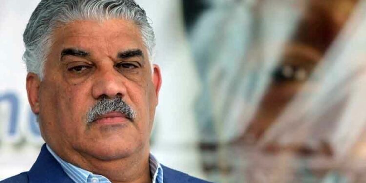 Miguel Vargas apoya posición de Abinader sobre la crisis en Haití