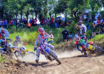 Manny Mora sigue líder superior motocross gana las 4 mangas a rivales, de ellos 3 de EEUU