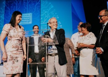 Neurólogos y neurocirujanos realizan con éxito apertura de congreso