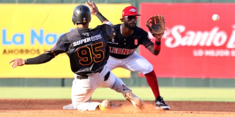 Águilas se imponen a los Leones 11-3