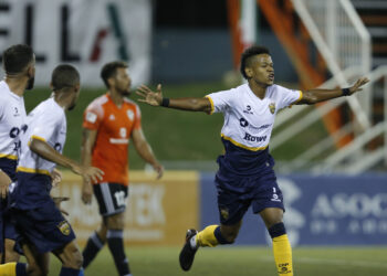 Pantoja buscará pegar primero en la semifinal ante Cibao