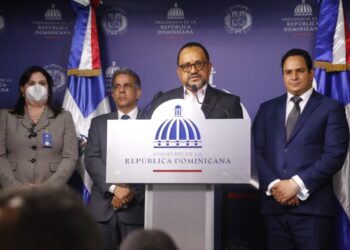 Poder Ejecutivo firma contrato con abogados para recuperación de Patrimonio Público