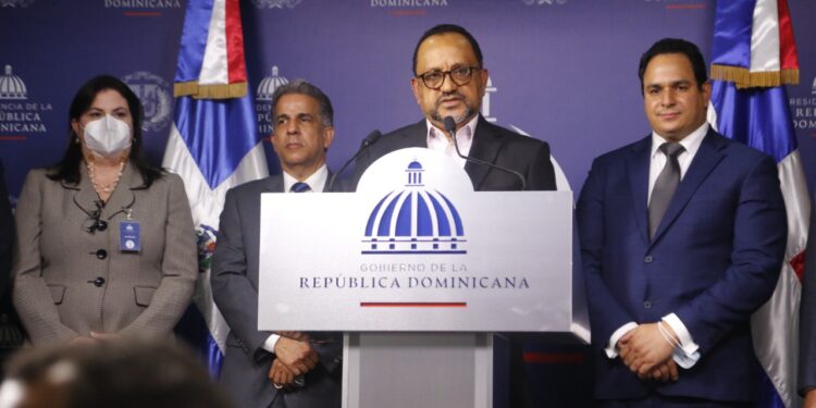 Poder Ejecutivo firma contrato con abogados para recuperación de Patrimonio Público