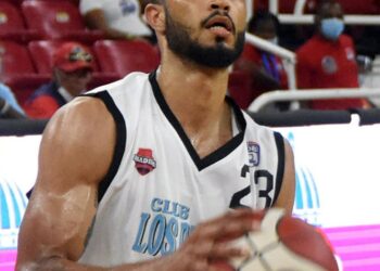 Quisqueya y Retiro 23 se disputan liderato en torneo basket superior de SPM