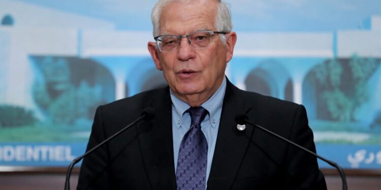 La UE afirma que las críticas de López y Guaidó no representan a la oposición