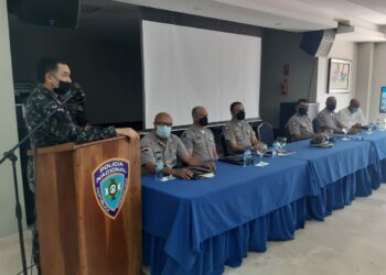 Director PN instruye inspectores a supervisar agentes