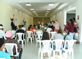 Habilitan unidad de pruebas de COVID-19 para menores hasta 16 años