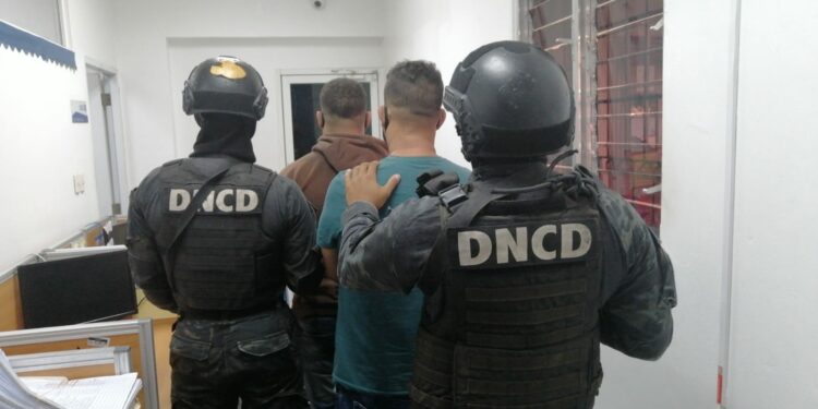 Capturan en SDE a dos supuestos cabecillas de red de narcotráfico en Barahona
