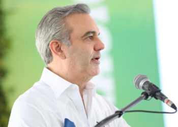 Presidente Abinader revela Gobierno subsidia combustibles por  RD$500 millones