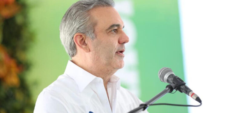 Presidente Abinader revela Gobierno subsidia combustibles por RD$500 millones