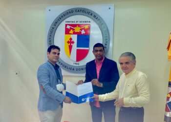 PUCMM certifica tecnología de Carga Ultrarrápida Reenergy