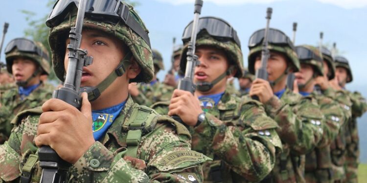 Ratifican 40 años de cárcel para un coronel colombiano