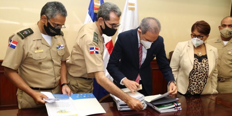 FF.AA. busca MESCYT reconozca títulos de Oficiales egresados en Academias Militares