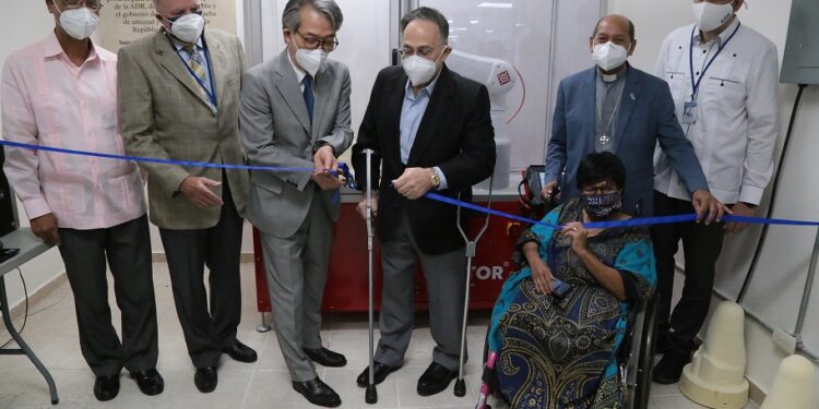 Embajada del Japón entrega equipos para fabricación de prótesis a la ADR