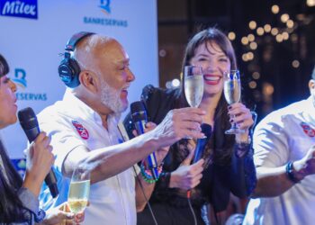 Jochy Santos celebra en grande el 25 aniversario de El Mismo Golpe