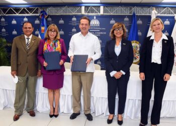 Acuerdan iniciar en RD cuatro centros de prototipado y transferencias tecnológicas