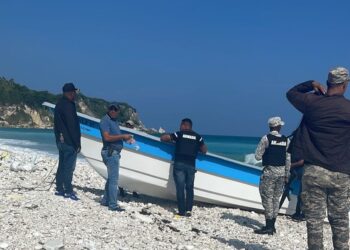 Genera sospecha lancha encalló en costas de Barahona