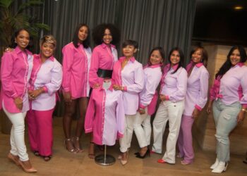 Recaudan fondos para  apoyar pacientes que luchan  contra el cáncer de mama