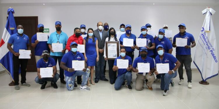 MP capacita a entrenadores de béisbol en protección y derechos de la niñez