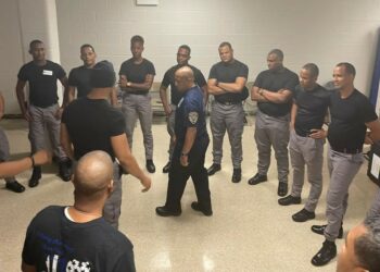 Policías dominicanos reciben entrenamiento en intervención verbal y cortesía en Nueva York
