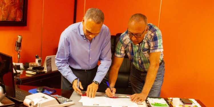 “El Navican de Neón” dará el banderazo a la Navidad