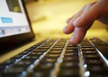 Detenidas más de 550 personas en China por venta de identidades médicas por Internet