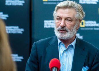 Famoso actor Alec Baldwin mata mujer en rodaje de película en EEUU