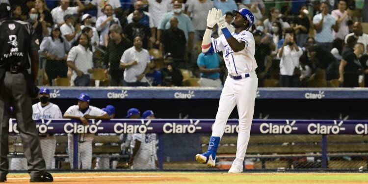 Licey derrota a Leones; Águilas y Estrellas debutan con victoria sobre Gigantes y Toros