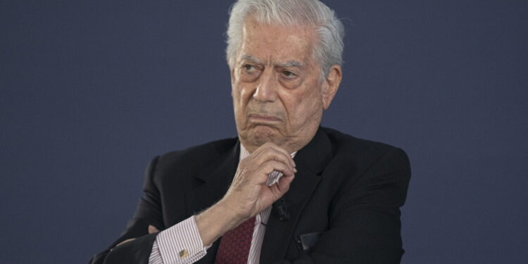 Vargas Llosa, elegido miembro de la Academia Francesa