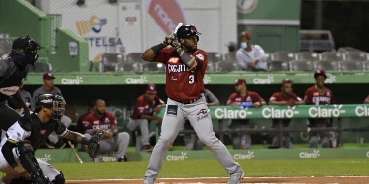 En duelo de Pitcheo, Gigantes derrotan a Estrellas en su casa