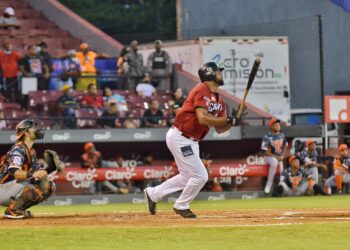 Los Gigantes 8-3 caen frente a Los Toros