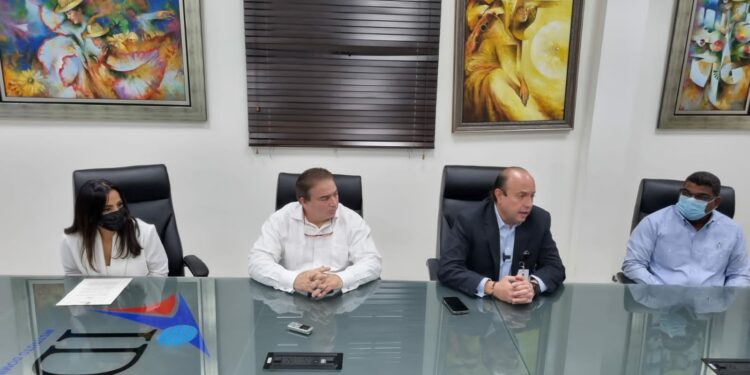 Román E. Caamaño revela estadísticas de pasajeros internacionales superan cifras prepandemia