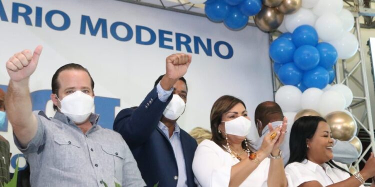 Alcaldesa de San Juan se cruza para el PRM