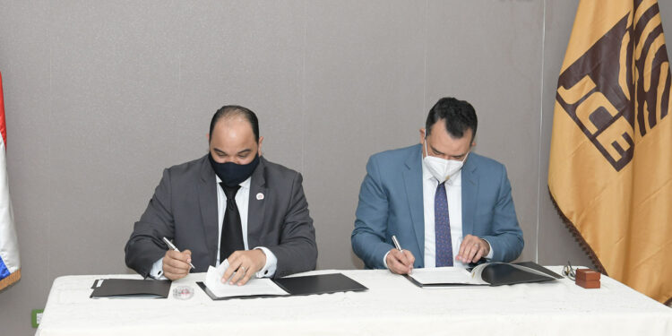 JCE y el Defensor del Pueblo firman acuerdo interinstitucional