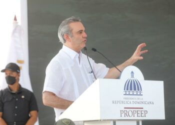 Abinader anuncia inversiones por RD$1500 millones en carretera en el sur