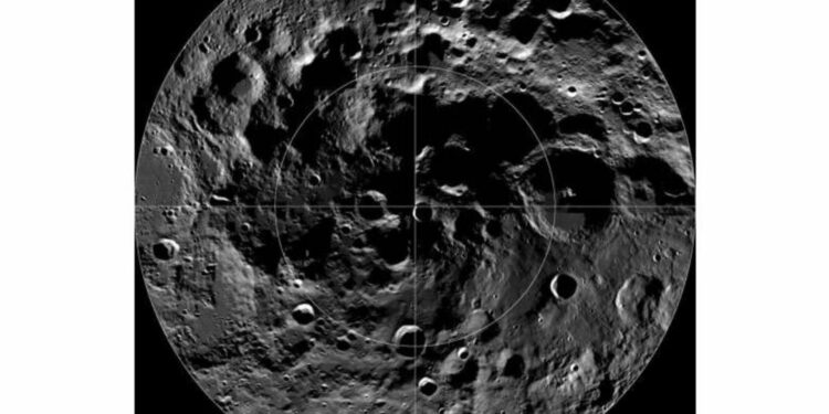 Hay CO2 atrapado en la Luna, un potencial recurso para la exploración