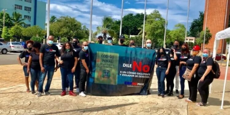 Rechazan nuevo Código Penal contemple creación de jurisdicción para militares y policías