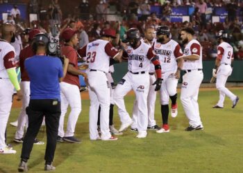 Paulino, Alberto y Ureña lideran a Gigantes en victoria frente a Estrellas
