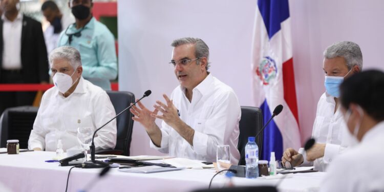 Abinader está reunido con sus ministros en Bahoruco e Independencia