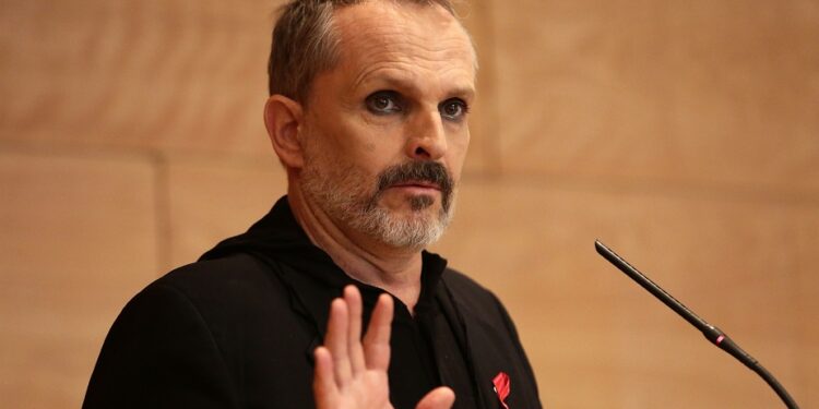 Memorias de Miguel Bosé: "Me habría gustado ser conocido en el mundo entero, como Julio Iglesias"