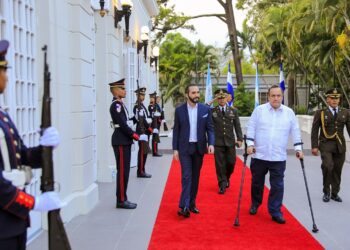 Los presidentes mejor y peor valorados de Centroamérica