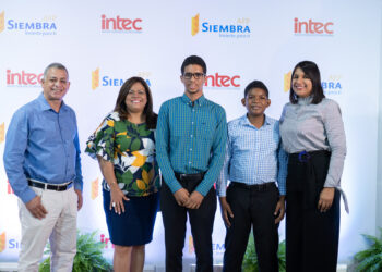 Otorgan beca universitaria completa a estudiante que ganó bronce en olimpíadas de Matemáticas