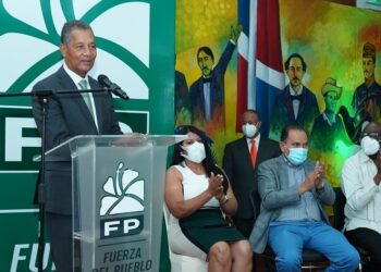 Julián Roa y otros dirigentes se juramentan en la Fuerza del Pueblo