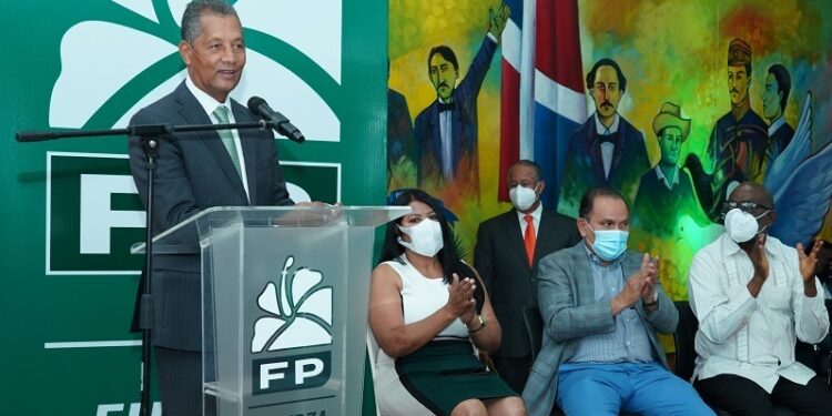 Julián Roa y otros dirigentes se juramentan en la Fuerza del Pueblo