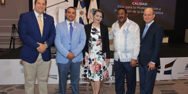 Hospital Ney Arias Lora muestra Logros y evidencias en indicadores de calidad.