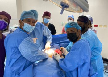 Academia de Cirugía Plástica realizan 18 cirugías a pacientes con hipertrofia mamaria