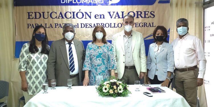 Capacitarán en valores a 300 docentes basado en el Método Desoto