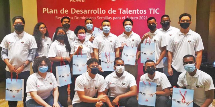 Huawei selecciona a 16 estudiantes dominicanos para desarrollarlos en el dominio de las TIC