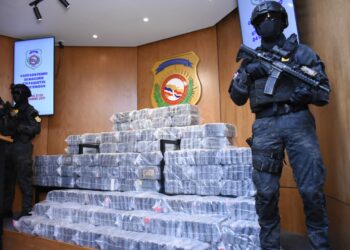 Tres dominicanos y un venezolano arrestados en un operativo antinarcótico en alta mar